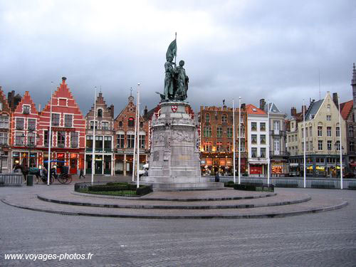 Brujas -  La plaza Mayor<