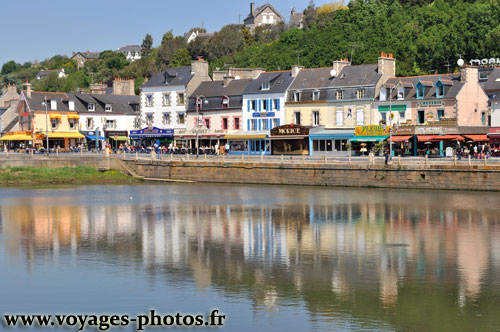 Reflet sur le bassin du port  Binic