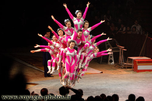 Cirque Pinder - Acrobates sur un vlo