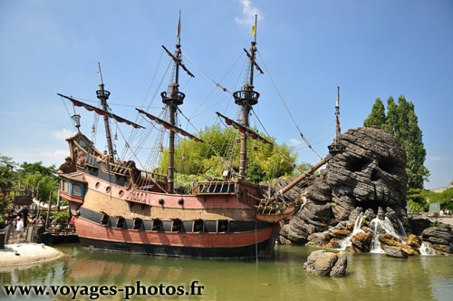 Bateau pirate du capitaine crochet