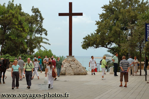 Croix sur le parvis de la Cathdrale de Palma de Majorque