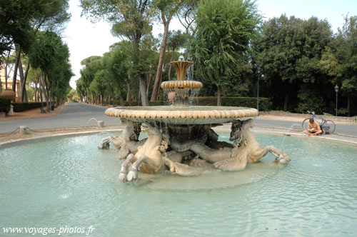 Fontaine du parc de la Villa Borghse