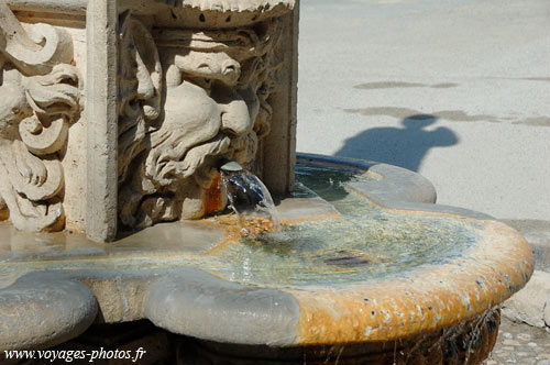 Dtail fontaine romaine